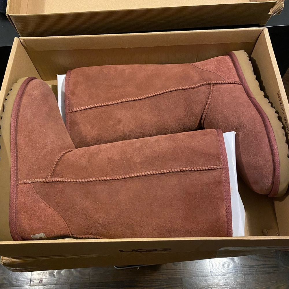 NEW UGG BOOTS TALL